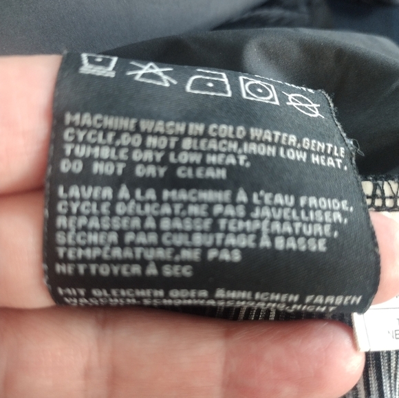 NVO Sport Women's Black Quilted Geometric Next Size Medium - Picture 6 of 6